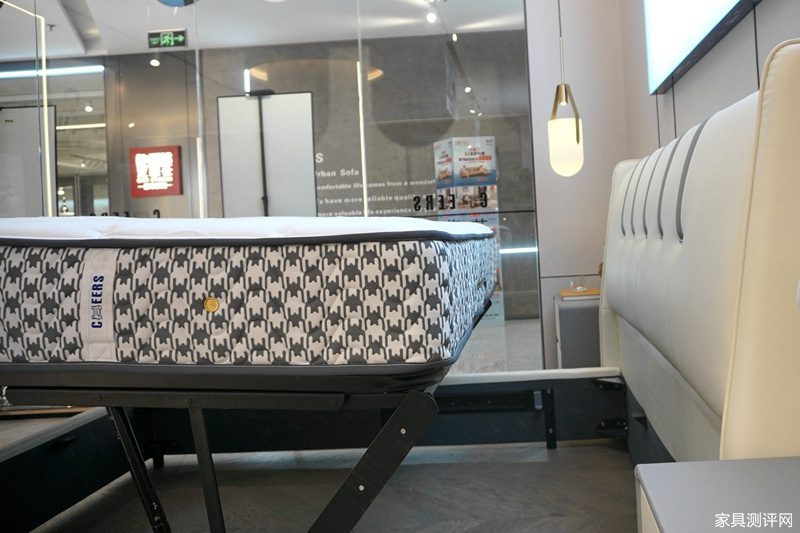 芝华仕5星软床测评:折耳造型显个性 细节加分 满足精致用户所需(型号:馨逸床架)(图18) 19.jpg