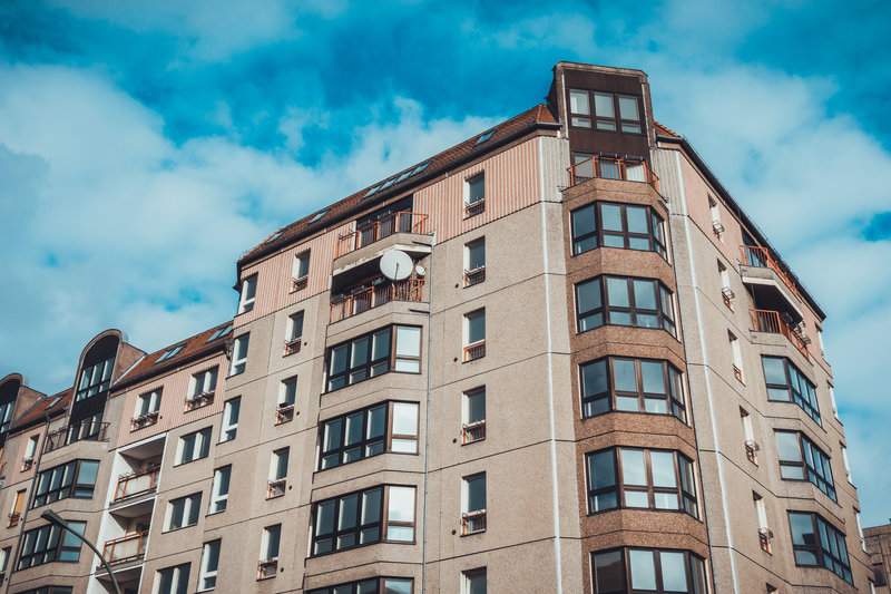 地压墙与墙压地的比较与补救方法