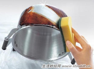 教你轻松去除锅底污垢(图1) 教你轻松去除锅底污垢