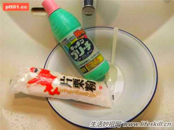 有效去除磁砖缝里霉斑的好方法(图2) 有效去除磁砖缝里霉斑的好方法