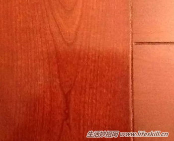 木制家具上的白色水渍巧去除(图3) 木制家具上的白色水渍巧去除