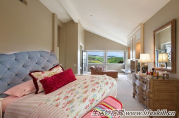 卧室里床的摆放禁忌(图6) 卧室里床的摆放禁忌